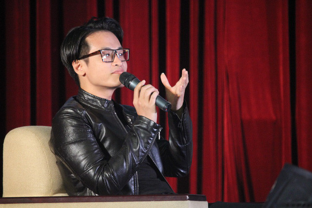 Ca sĩ Hà Anh Tuấn dành lời khuyên cho sinh viên trẻ (ảnh Lý Nguyên)