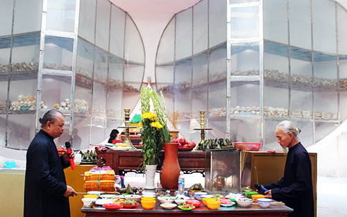 1.159 bộ hài cốt nạn nhân bị Pol Pot thảm sát được lưu giữ tại Nhà mồ Ba Chúc. Ảnh: An Phú.