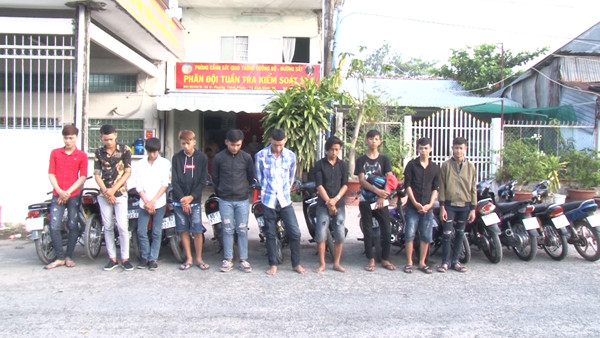 10 đối tượng tụ tập đua xe trái phép bị lực lượng chức năng bắt giữ