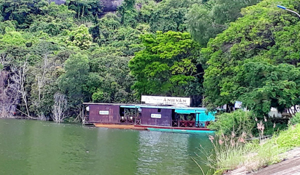 Khu du lịch Hồ Soài So (suối Vàng, xã Núi Tô, huyện Tri Tôn) do vợ Bí thư Huyện ủy xây dựng “chui”.