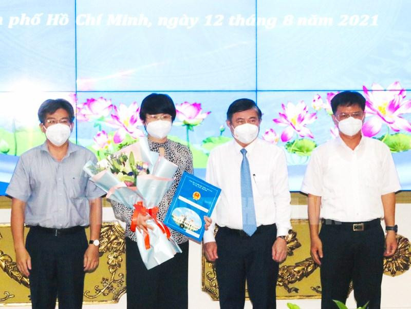 Chủ tịch TPHCM bổ nhiệm Chủ tịch UBND quận 5 và 12 