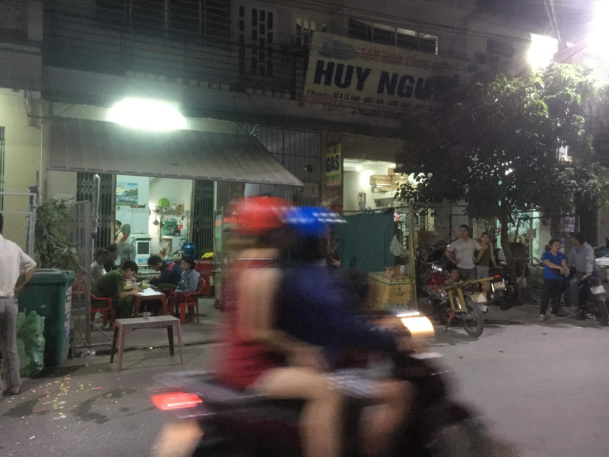 Công an đang làm việc tại hiện trường