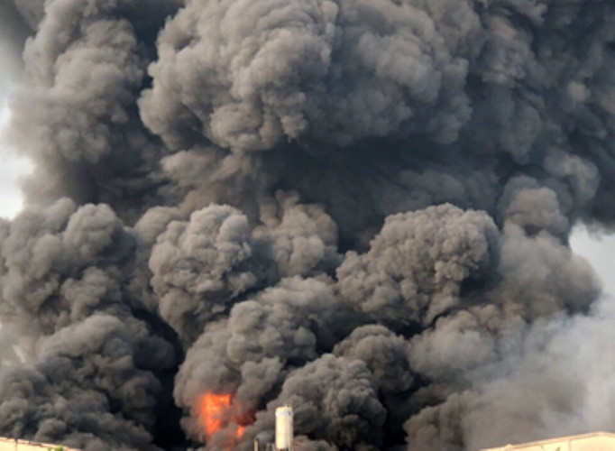 ‘Bà hỏa’ thiêu rụi công ty mút xốp ngày đầu năm