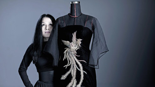 Minh Hạnh: Phù thủy áo đen