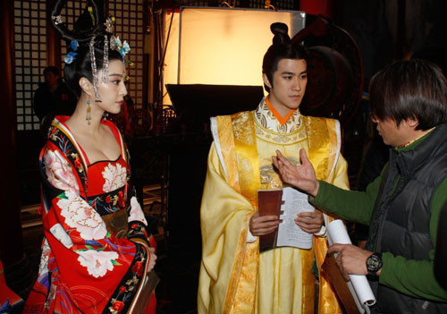 Phạm Băng Băng hóa thân Võ Tắc Thiên cực gợi cảm