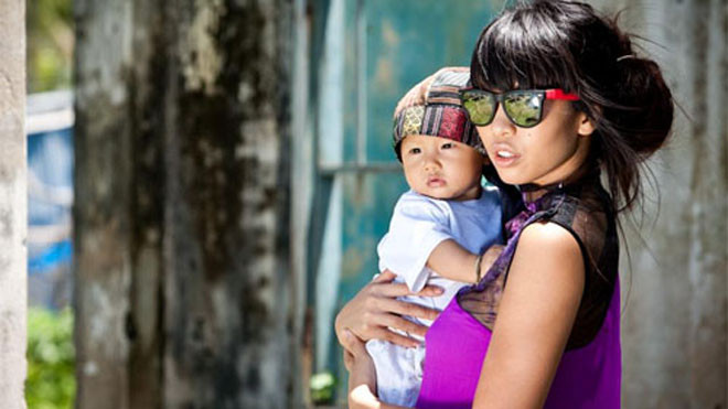 Đừng sinh đứa con ra vì sự nhu nhược, ba phải của chính mình trước những sức ép vô lý của mọi người xung quanh. Ảnh: Facebook Hà Anh.