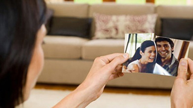 Năm thứ hai đại học, tôi đi làm thêm và đã quen anh rồi yêu anh điên cuồng. Anh hơn tôi chục tuổi và đã có vợ, hai con. Lúc đó tôi làm cộng tác viên cho một công ty chuyên tổ chức sự kiện. Tôi và anh có quá nhiều cơ hội để bên nhau trong những chuyến công