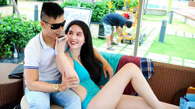 Người mẫu và lối sống 'ngoan để được quà'