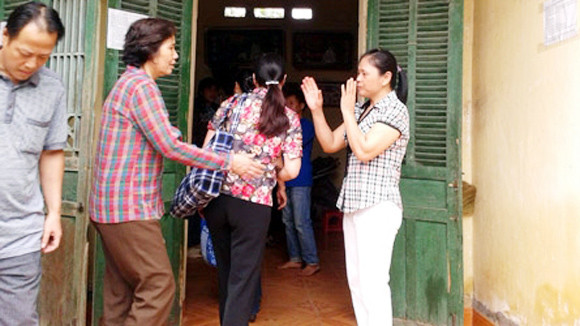 Câu trả lời khiếp người của “thần y” chữa bệnh bằng sờ