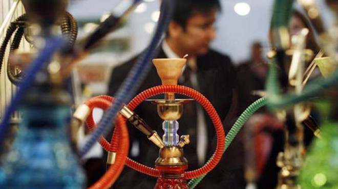 Mặc dù độc hai nhưng shisha đang trở thành "trào lưu" của giới trẻ thế giới - Ảnh: Reuters