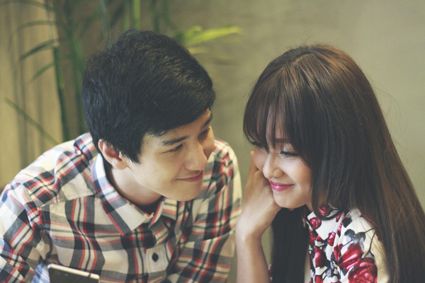 Huỳnh Anh - Khả Ngân tình tứ bên nhau