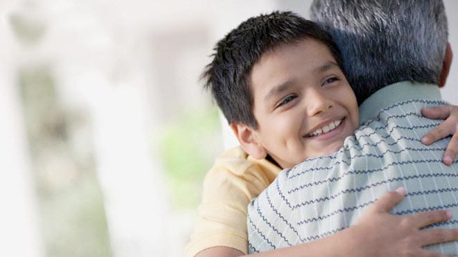 Cha già, con dễ bị tự kỷ