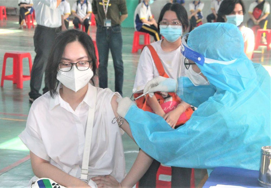 Năm 2022, Bình Dương dự trù tiêm 4 mũi vắc xin cho người từ 3 tuổi trở lên