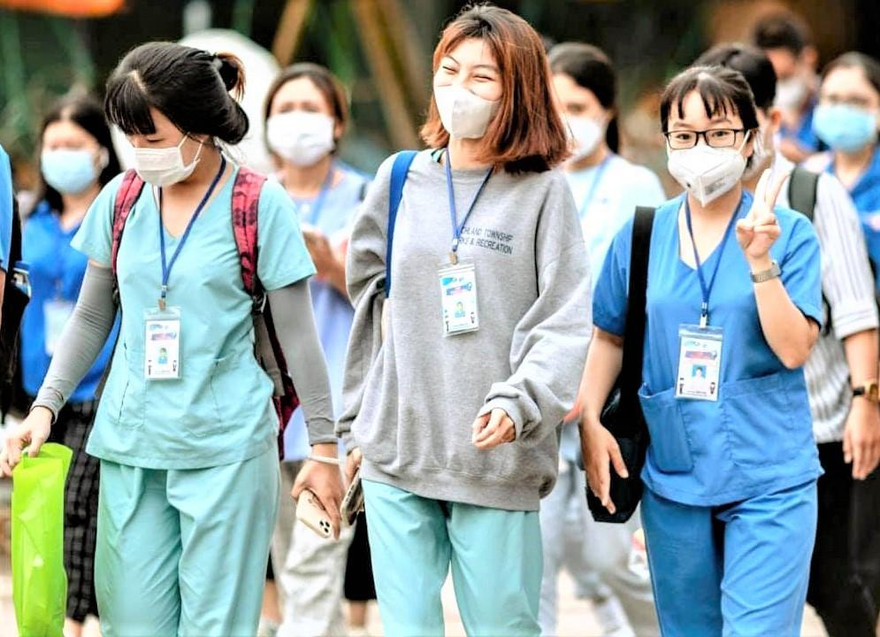 Sinh viên ngành y được săn đón, chi ‘khủng’ 