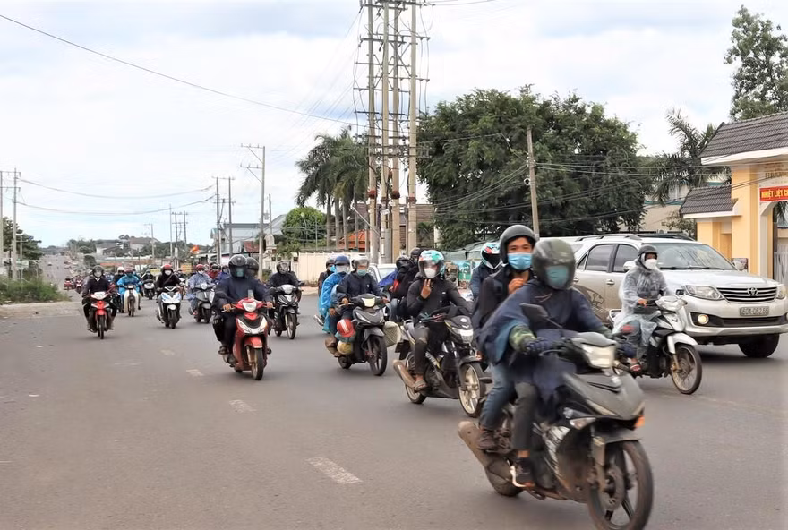 Dịch được kiểm soát, người lao động bắt đầu trở lại các tỉnh Đông Nam bộ