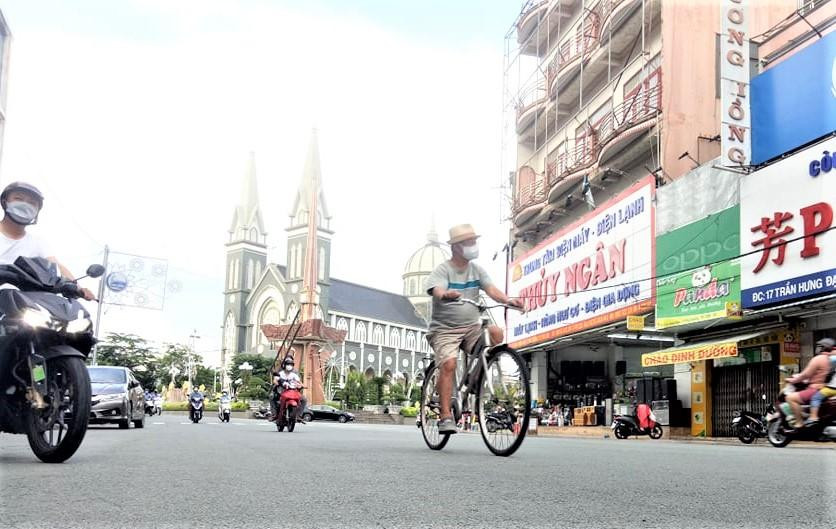 Nhịp sống mới trở lại ở Bình Dương