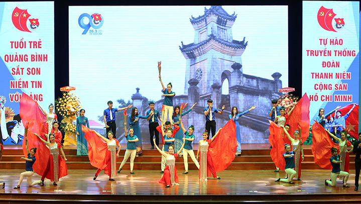 Tiết mục nghệ thuật chào mừng lễ kỷ niệm 90 năm ngày thành lập Đoàn TNCS Hồ Chí Minh (26/3/1931 - 26/3/2021) của Tỉnh Đoàn Quảng Bình.