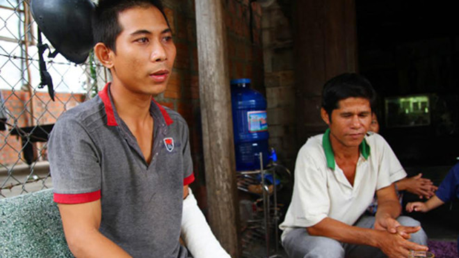 Anh Ksor Khoa bị Trưởng công an xã Ia Hiao đánh gãy tay. Ảnh: Nhật Hạ