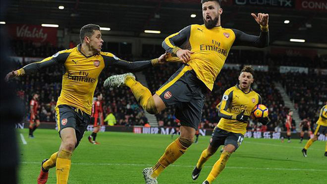 Niềm vui sướng của Giroud sau khi gỡ hòa cho Arsenal