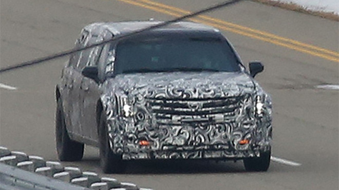 Xe limousine tổng thống mới trên đường thử. Ảnh: SpiedBilde.