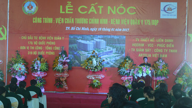 Lễ cất nóc Viện chấn thương chỉnh hình.