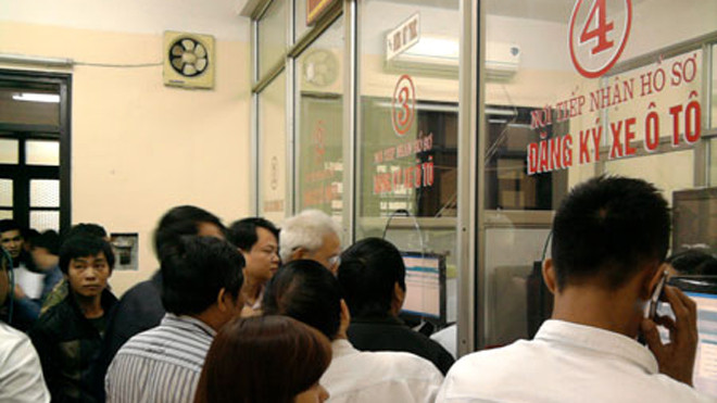 Đề xuất mỗi công dân chỉ sở hữu 1 biển số xe nhằm hạn chế phương tiện cá nhân đang tạo ra dư luận trái chiều.