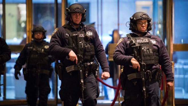 Các lực lượng an ninh Mỹ sẵn sàng cho lễ nhậm chức của Trump. Ảnh: AP