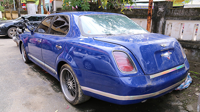 Chiếc siêu xe Bentley được bán với giá 1,61 tỷ đồng. Ảnh: Hoàng Táo.