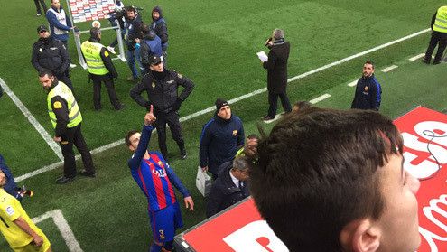 Pique chỉ tay quát Chủ tịch Tebas. Ảnh: Marca