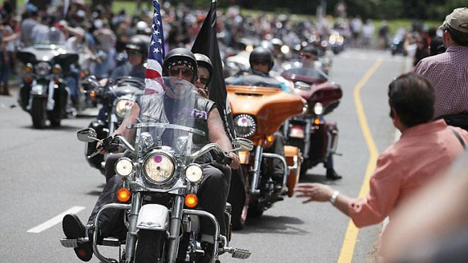 Hơn 5.000 mô tô phân khối lớn sẵn sàng đổ về Washington làm hàng rào an ninh cho lễ nhậm chức của ông Trump. (Ảnh: Getty)