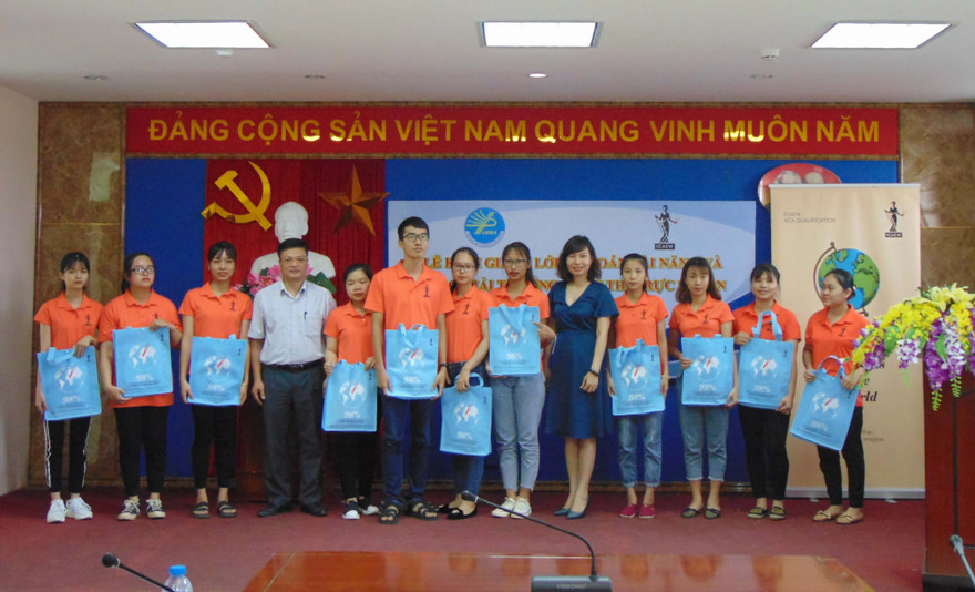 Các bạn sinh viên khóa học Kế toán tài năng tại Lễ khai giảng