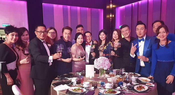 Hình ảnh trong lễ cưới của nữ ca sĩ Malaysia và chồng 71 tuổi.