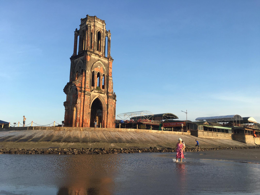 Nhà thờ đổ Hải Lý 