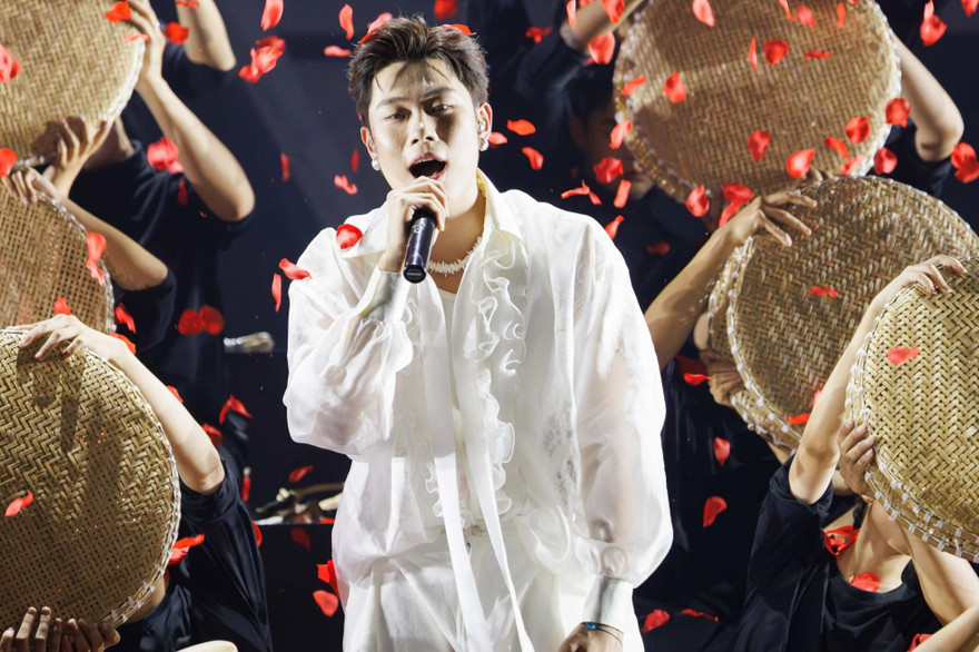 Anh Trai Say Hi: Nhóm Dương Domic gây xúc động với sáng tác về mẹ