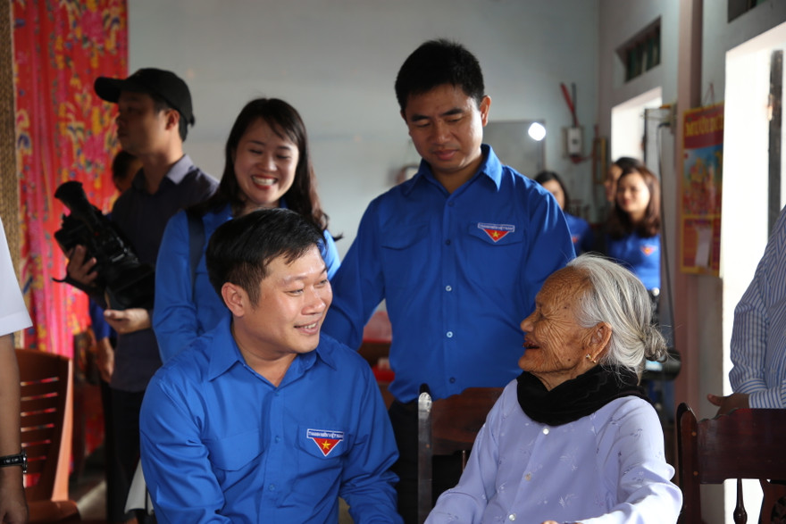 Mệ Việt Nam Anh hùng sẽ nhận trợ cấp hàng tháng thay vì phụ cấp như hiện nay. Ảnh minh họa.