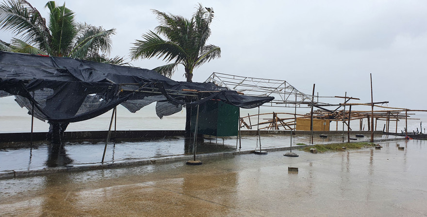 Thanh Hóa cấm biển, đóng cửa sân bay ứng phó với bão số 7