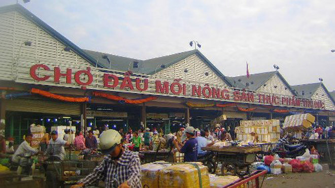 Chợ đầu mối nông sản thực phẩm Thủ Đức hàng năm mang lại cho Nhà Thủ Đức vài chục tỷ đồng. Ảnh: NV.
