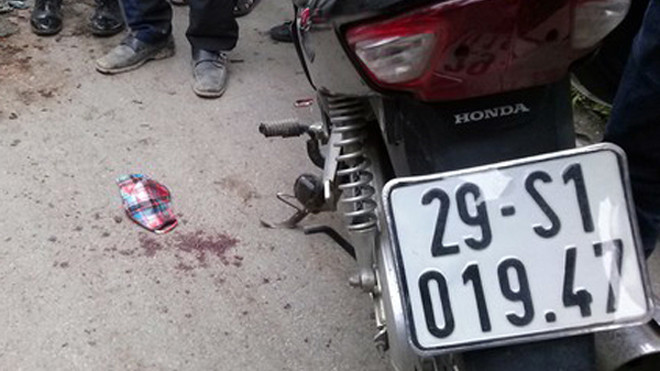 Đình chỉ 2 cảnh sát giao thông 'va chạm' với dân