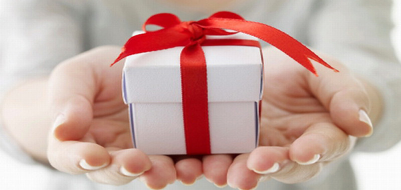 Không nắm rõ tâm lý, sở thích của chị em nên nhiều món quà đấng mày râu chịu khó săn lùng vẫn không làm vừa lòng "người đẹp"