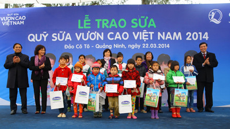 Bà Nguyễn Thị Kim Ngân - Ủy viên Bộ chính trị, Phó Chủ tịch quốc hội, Bà Phạm Thị Hải Chuyền – Uỷ viên BCH Trung ương Đảng, Bộ trưởng Bộ Lao động – Thương binh và Xã hội, Ông Phạm Minh Chính - Ủy viên Ban Chấp hành Trung ương Đảng Cộng sản Việt Nam, Bí th