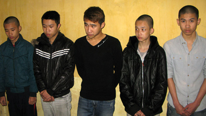 Nhóm cướp 9x tại cơ quan điều tra. Ảnh: Phương Sơn