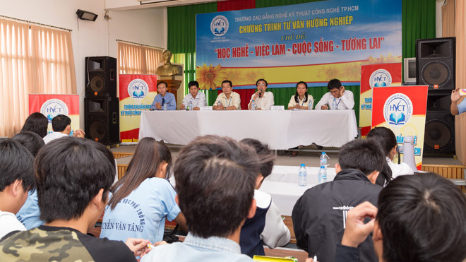 Tư vấn hướng nghiệp: ‘Học nghề - Việc làm – Cuộc sống – Tương lai’ tại trường cao đẳng nghề kỹ thuật công nghệ TPHCM