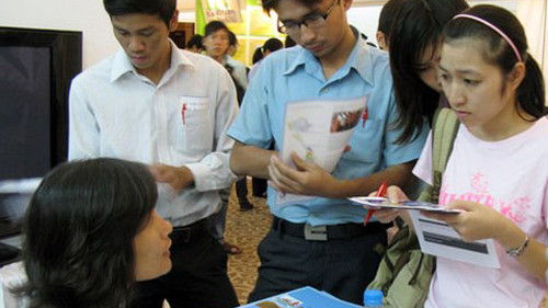 Nhiều người từng làm lãnh đạo doanh nghiệp cũng gặp không ít khó khăn trong tìm việc. Ảnh: Bạch Hường