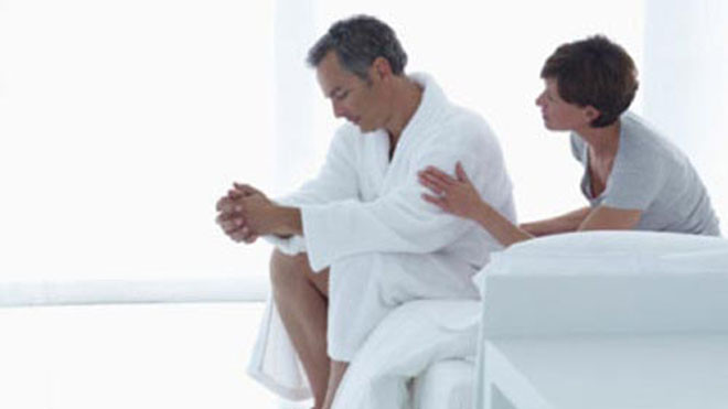 Bi hài con rể tặng bố vợ 'sùi mào gà'