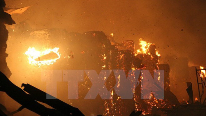 Giận vợ, đốt nhà làm 3 con ruột chết thương tâm