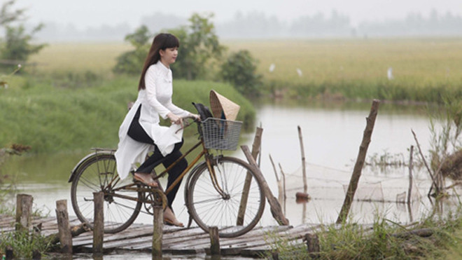 Ngọc Trinh trong cảnh quay đầu tiên của phim.