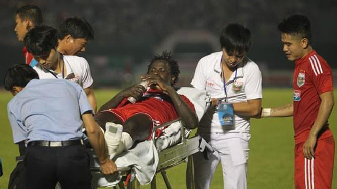 Thanh Hào đã gây ra chấn thương khá nặng cho Abass