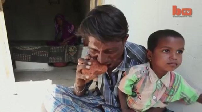 Người đàn ông quanh năm chỉ thích ăn gạch đá 