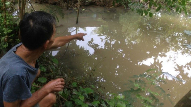 Ao nơi Trọng ném con. Ảnh: Minh Anh