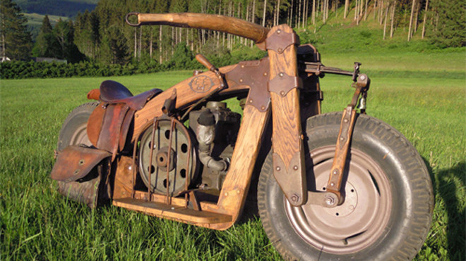 Cận cảnh môtô gỗ có một không hai